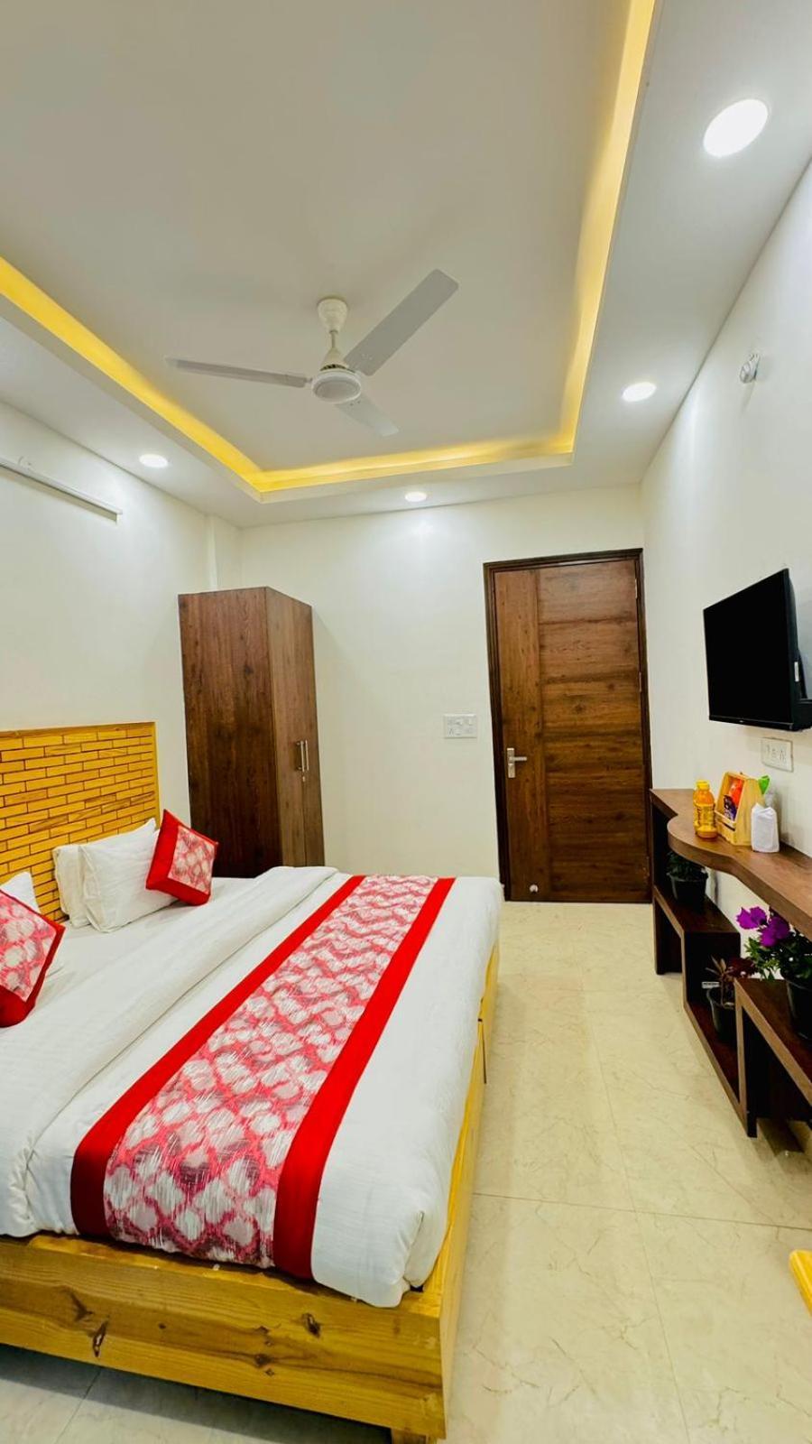 Hotel Ashram View Just 10 Minute Away Form Nizamuddin Railway Station Nowe Delhi Zewnętrze zdjęcie