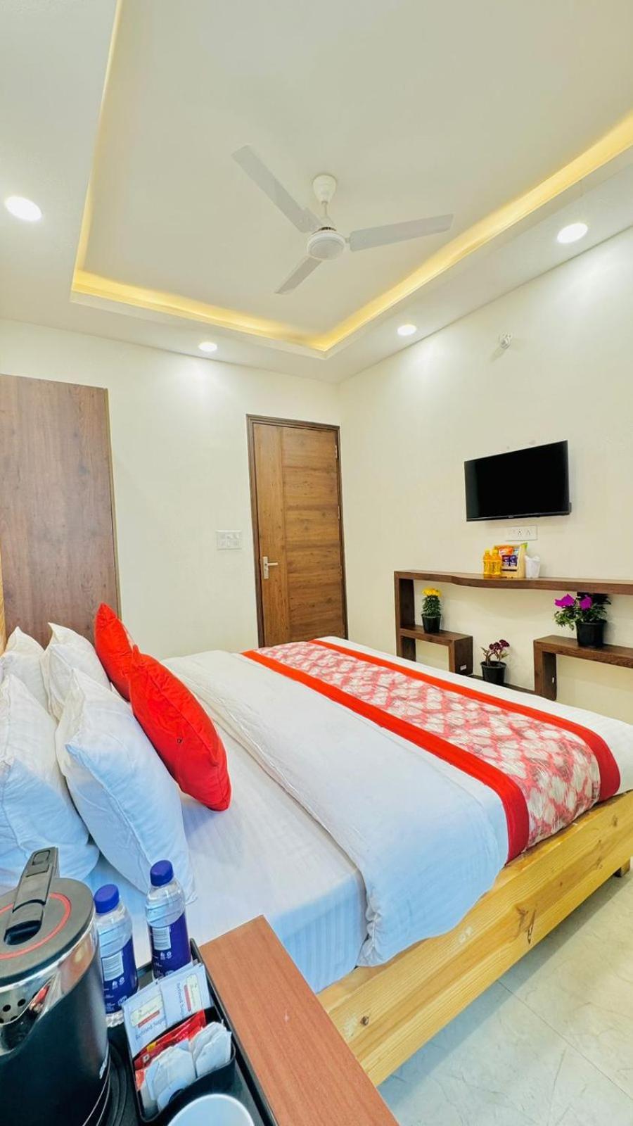 Hotel Ashram View Just 10 Minute Away Form Nizamuddin Railway Station Nowe Delhi Zewnętrze zdjęcie