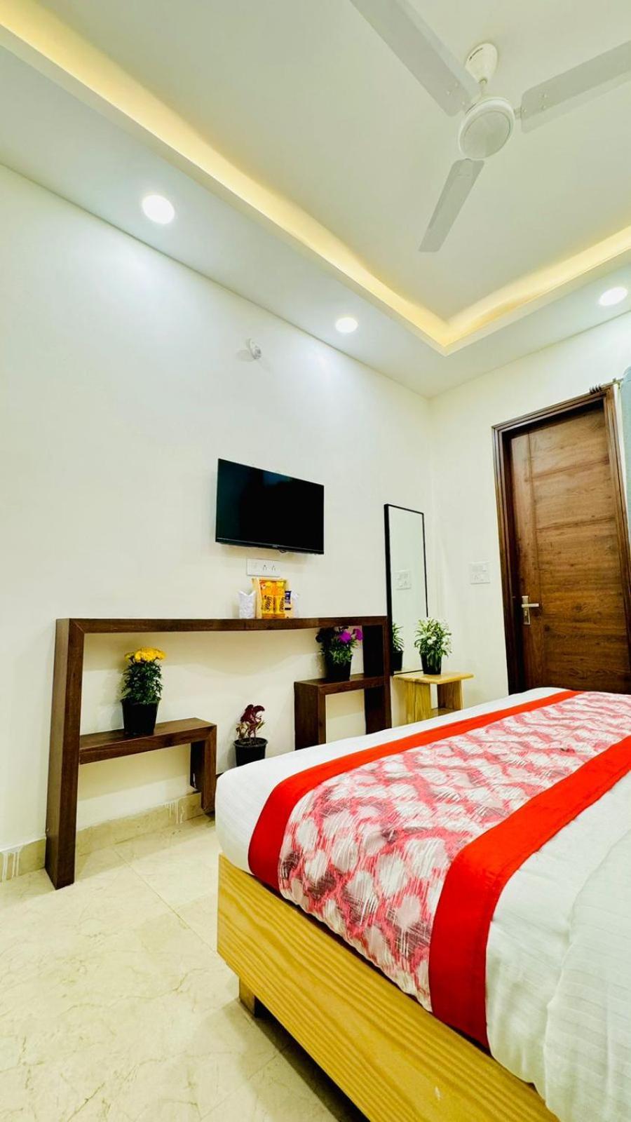 Hotel Ashram View Just 10 Minute Away Form Nizamuddin Railway Station Nowe Delhi Zewnętrze zdjęcie